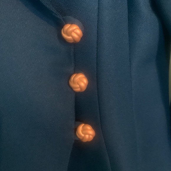 Style Setter Fashions Suit - Picture 2 of 7